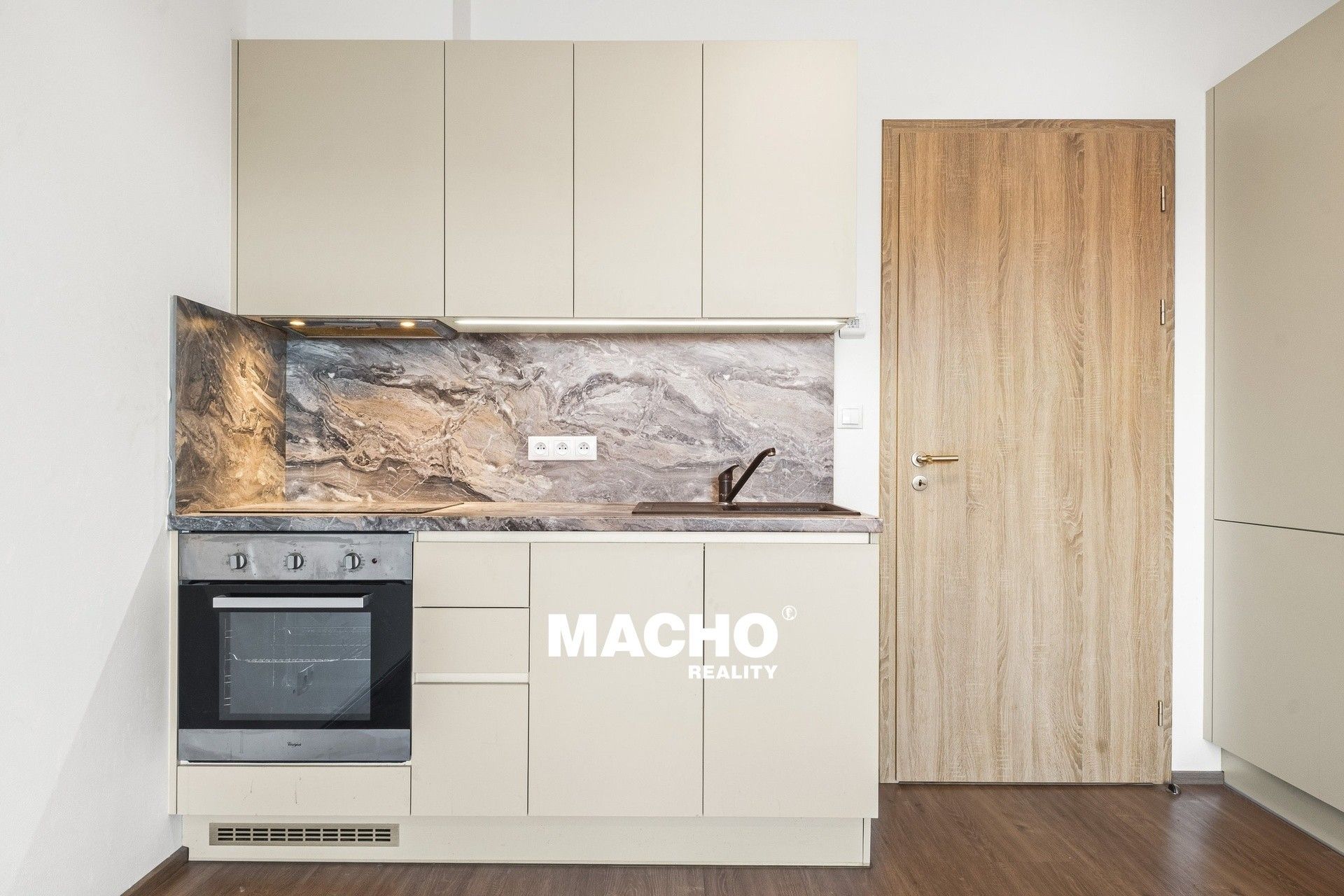 Pronájem byt 1+kk - Krnkova, Praha Michle, 33 m² - 5