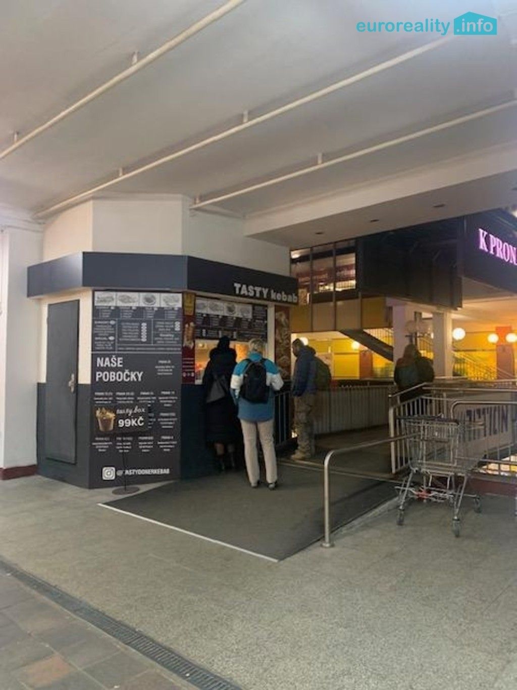 Pronájem restaurace - Mukařovského, Praha, 8 m²