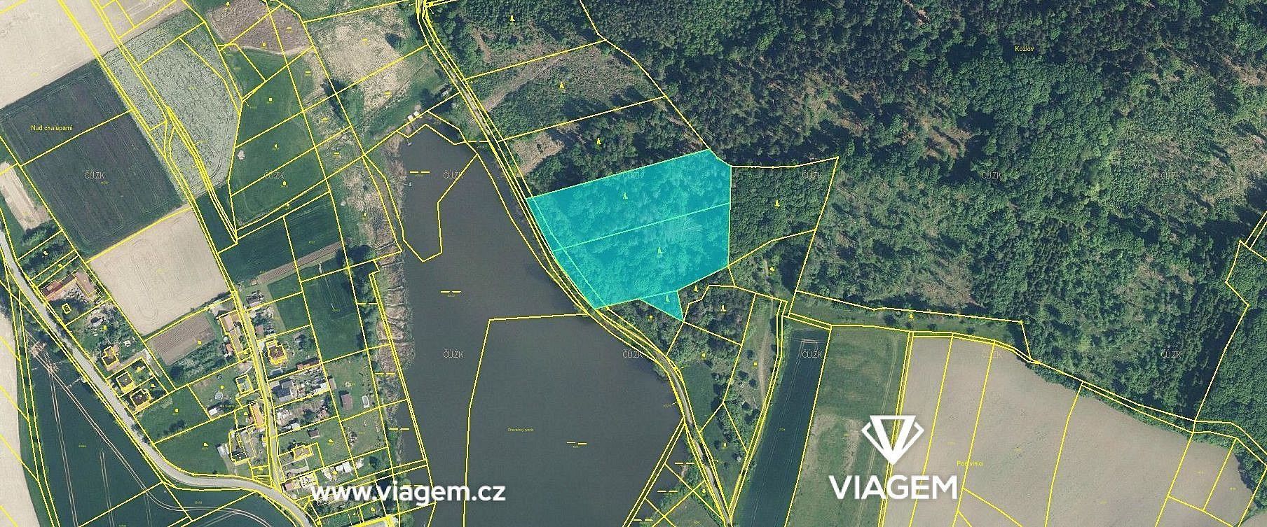 Les, 1 453 m²