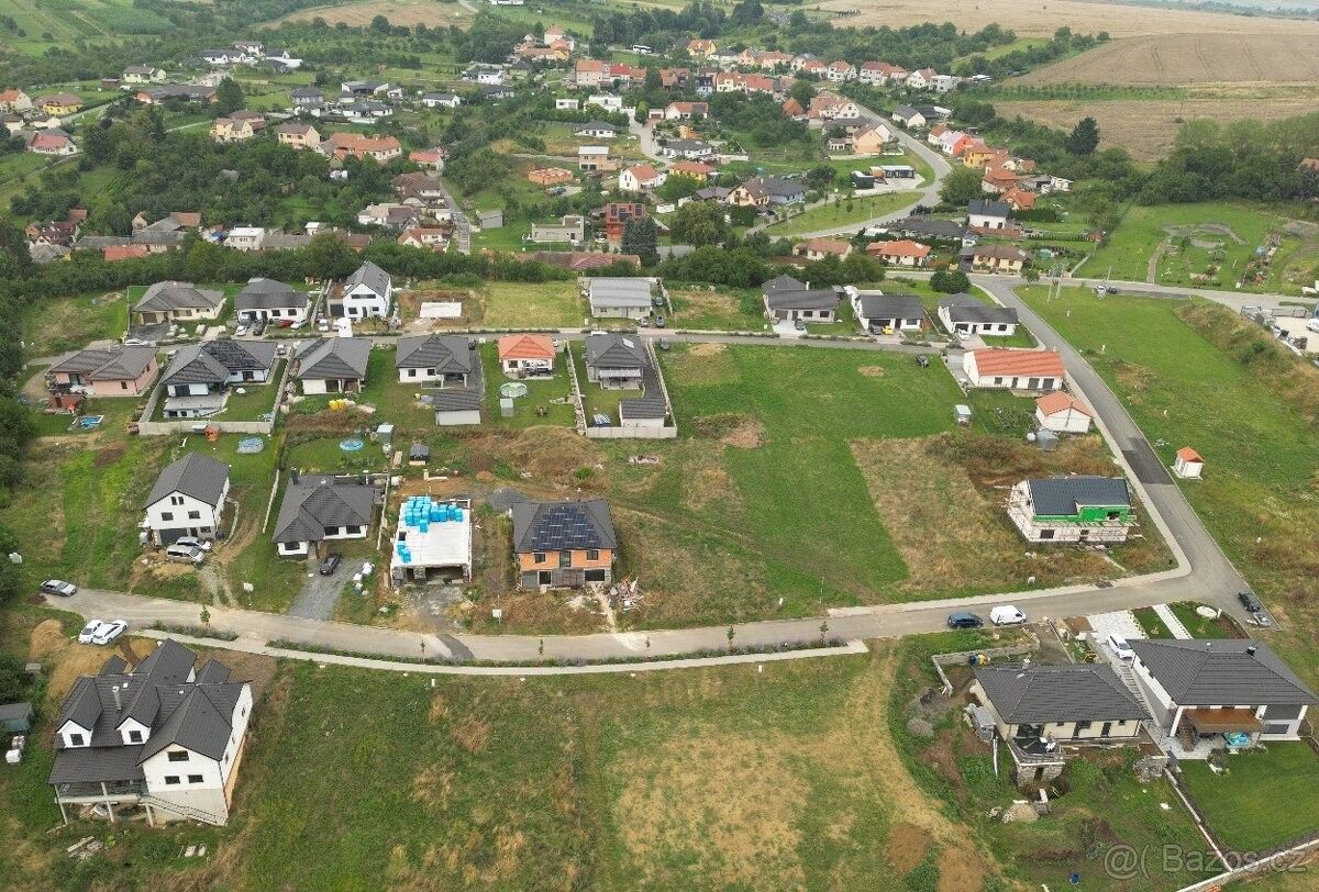 Prodej pozemek pro bydlení - Polešovice, 687 37