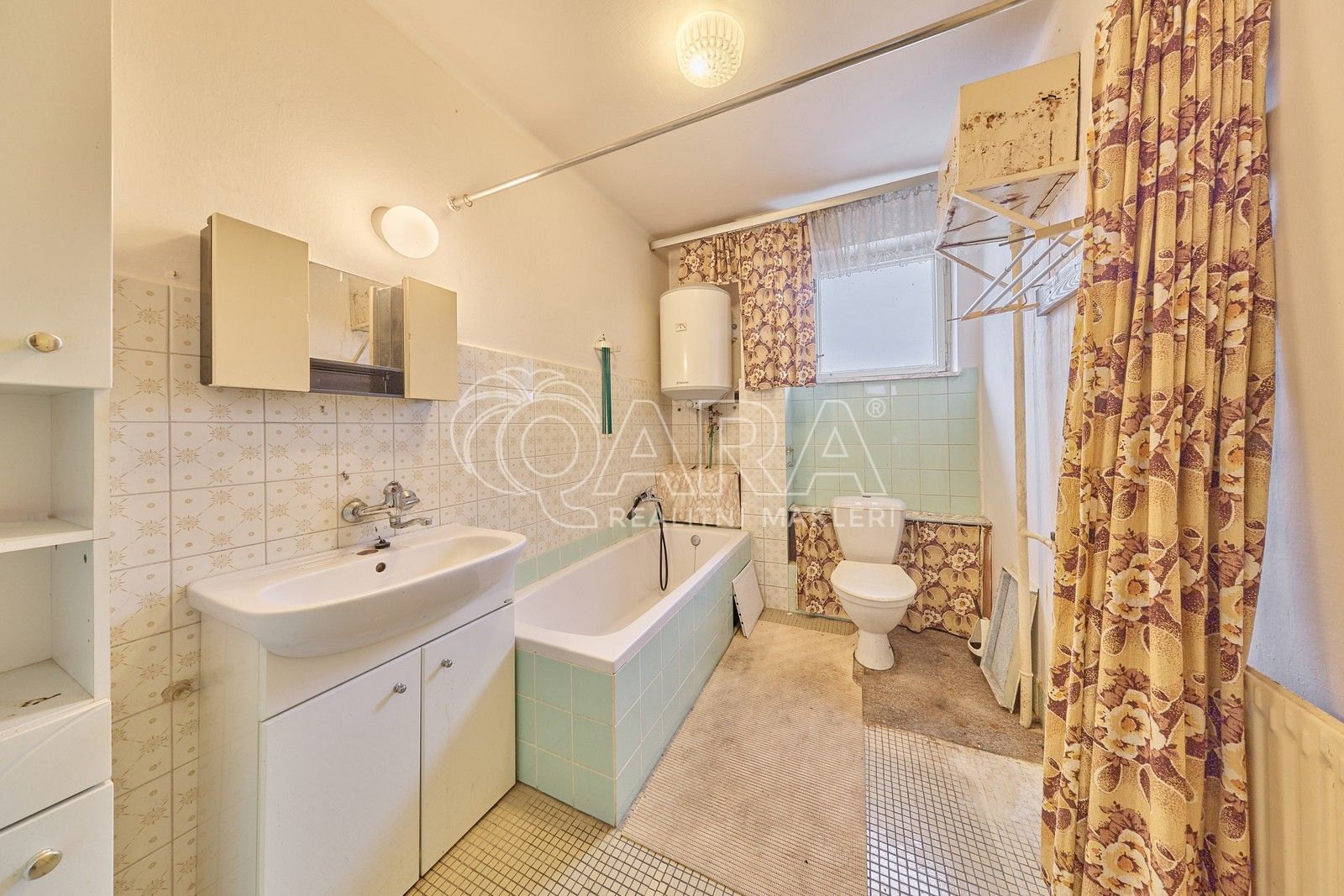 Prodej rodinný dům - Gagarinova, Přelouč, 161 m²