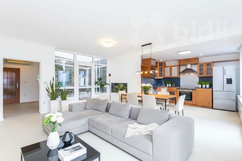 3+kk, V Zeleném údolí, Praha, 104 m²