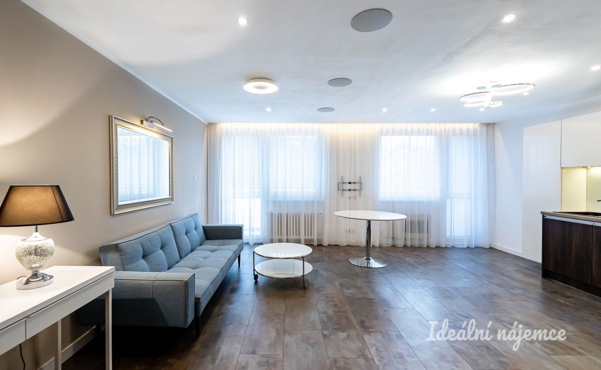 3+kk, Jeseniova, Praha, 75 m²