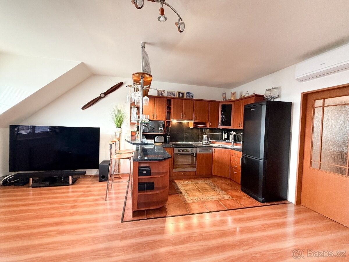 Prodej byt - Tursko, 252 65