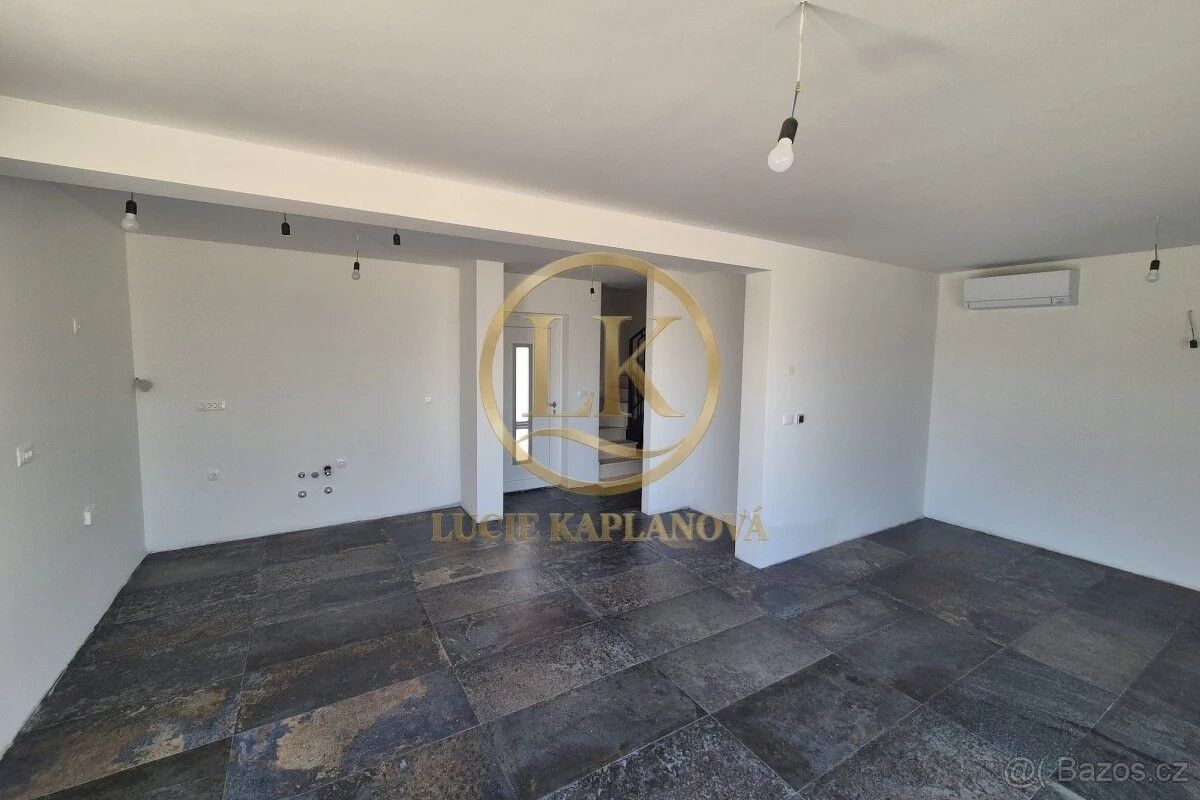 Rodinný dům · 987 66, Zahraničí - 3