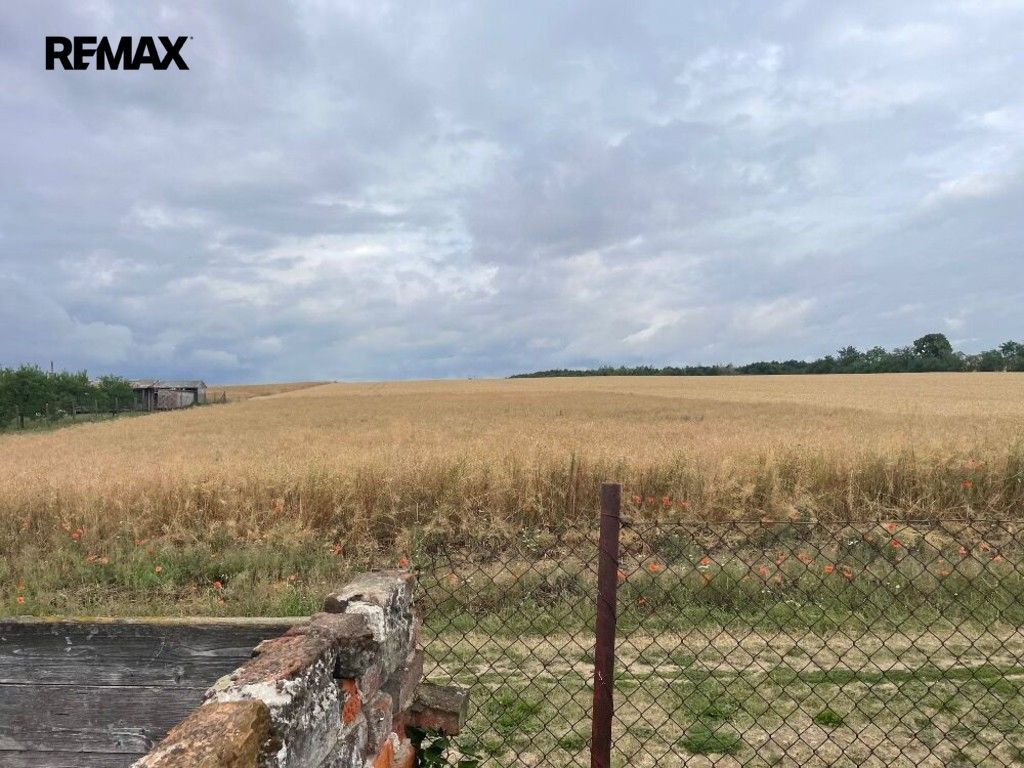Pozemek pro bydlení, 1 675 m²