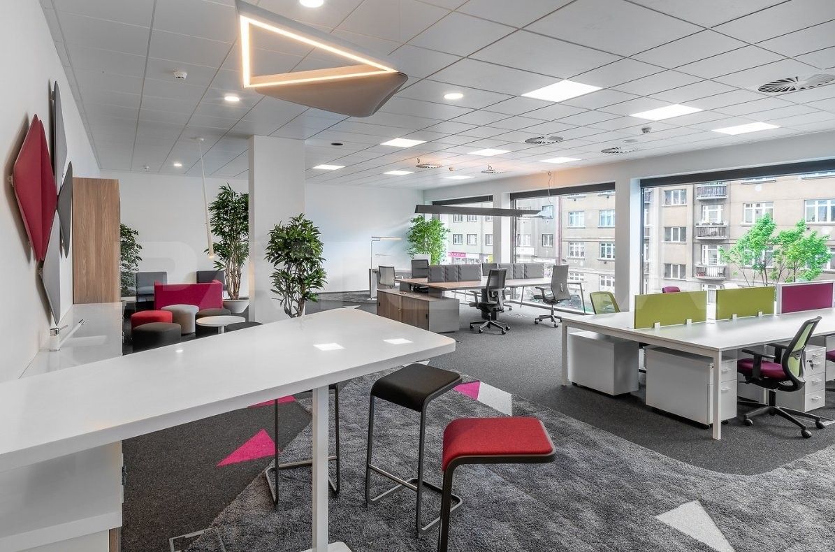 Pronájem kancelář - 5. května, Praha, 831 m²