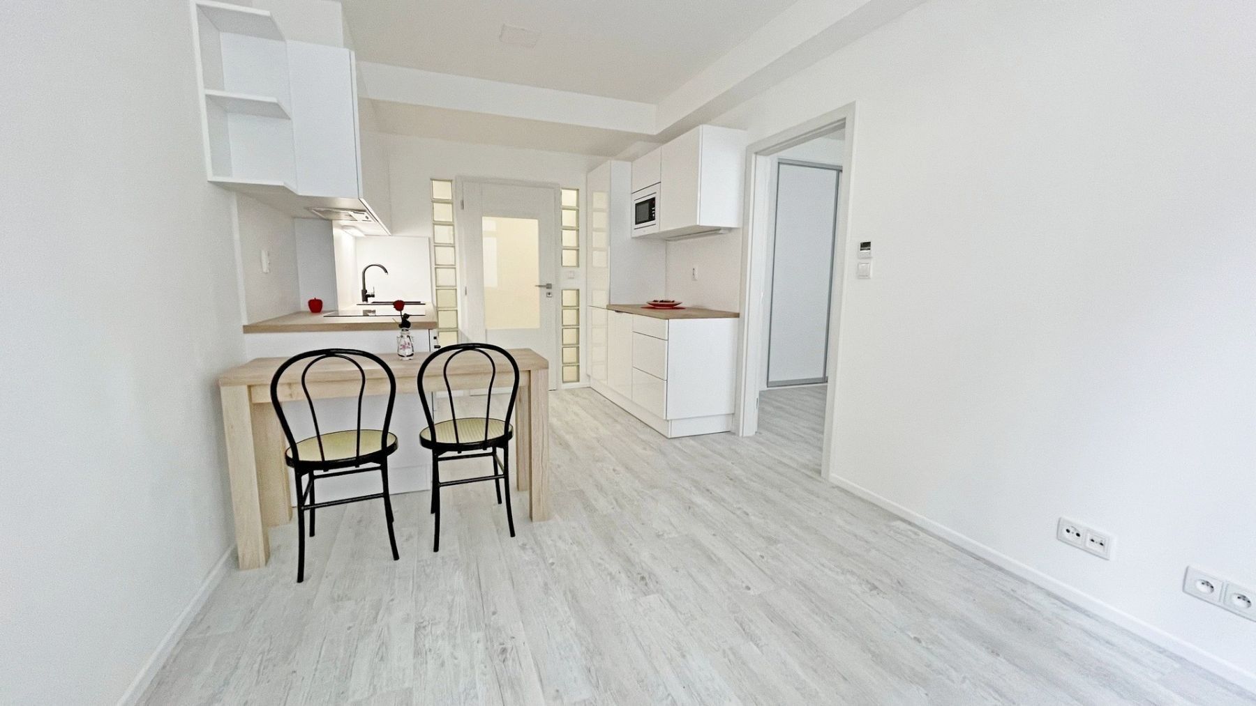 Prodej byt 2+kk - Sokolovská, Praha - Karlín, 42 m² - 5