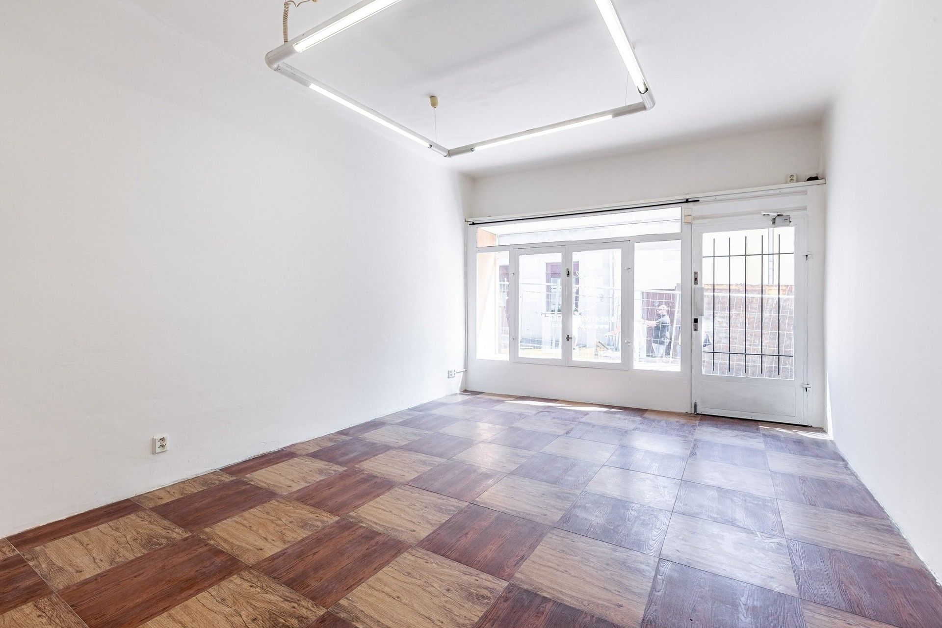 Pronájem obchodní prostory - Soukenická, Slaný, 43 m²