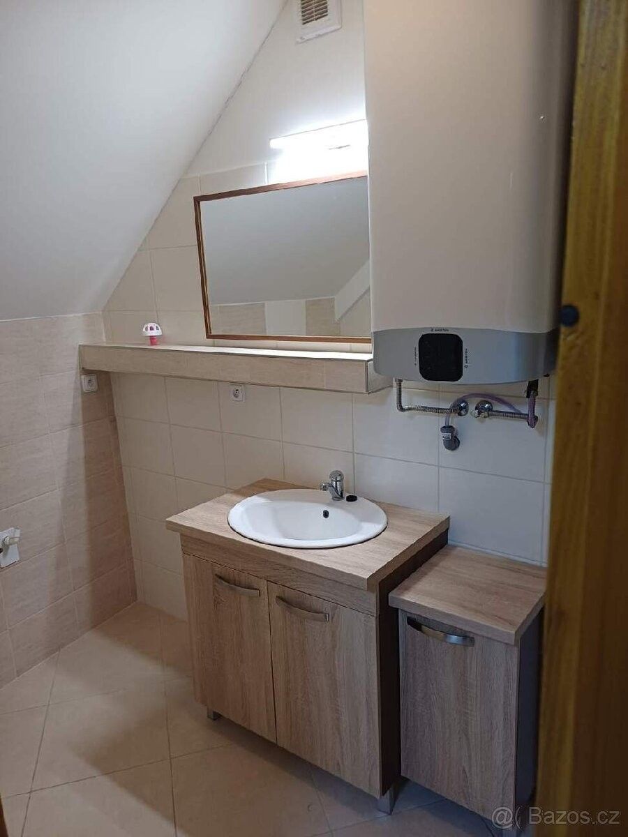 Pronájem byt - Moravské Budějovice, 676 02