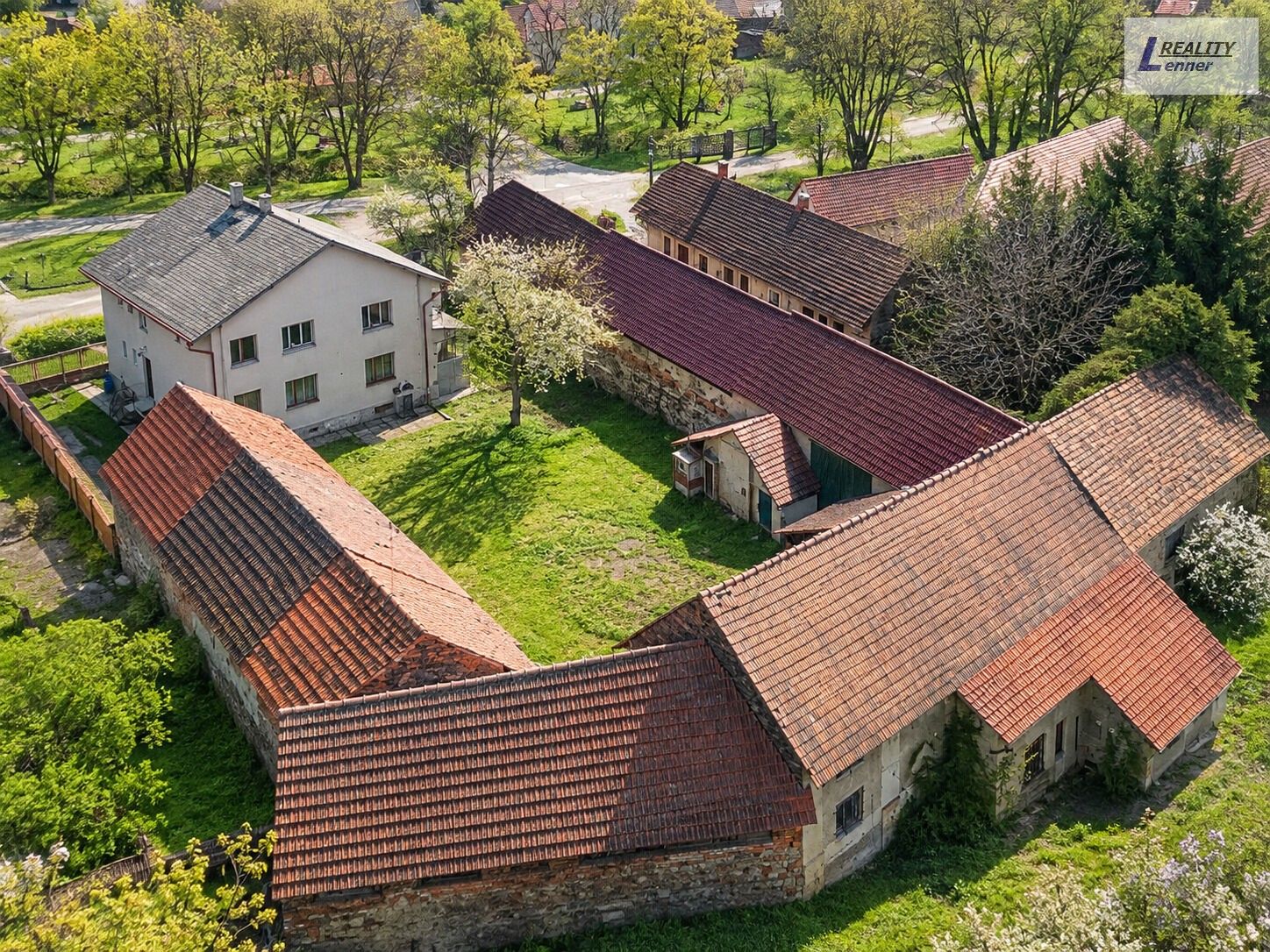 Rodinné domy, Hostomice Radouš, 300 m² - 1