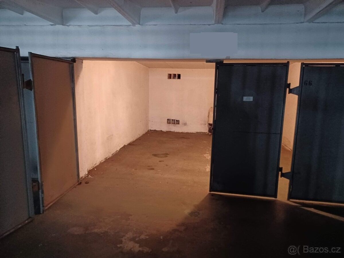 Garáže, Pardubice, 530 02