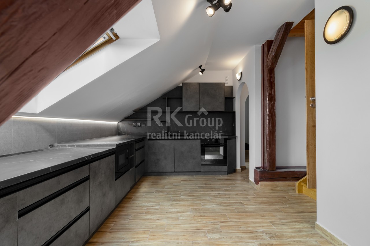 Prodej byt 4+kk - Buzulucká, Komárov, 118 m² - 5