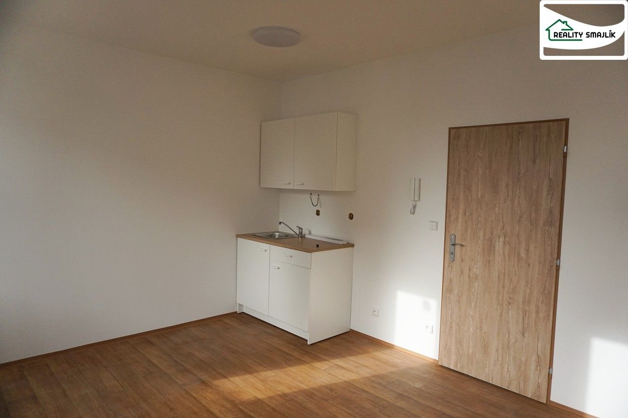 Pronájem byt 2+kk - Dragounská, Cheb, 39 m²