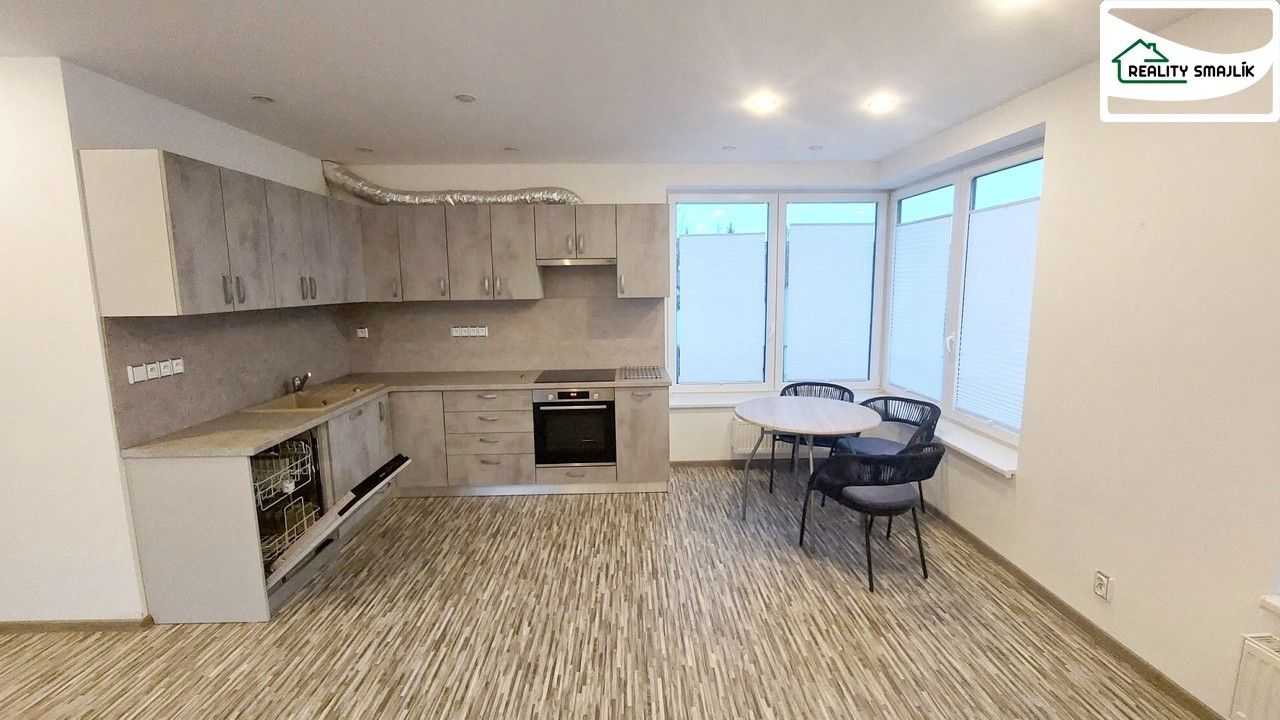 Prodej byt 2+kk - Na Nivách, Cheb, 58 m²