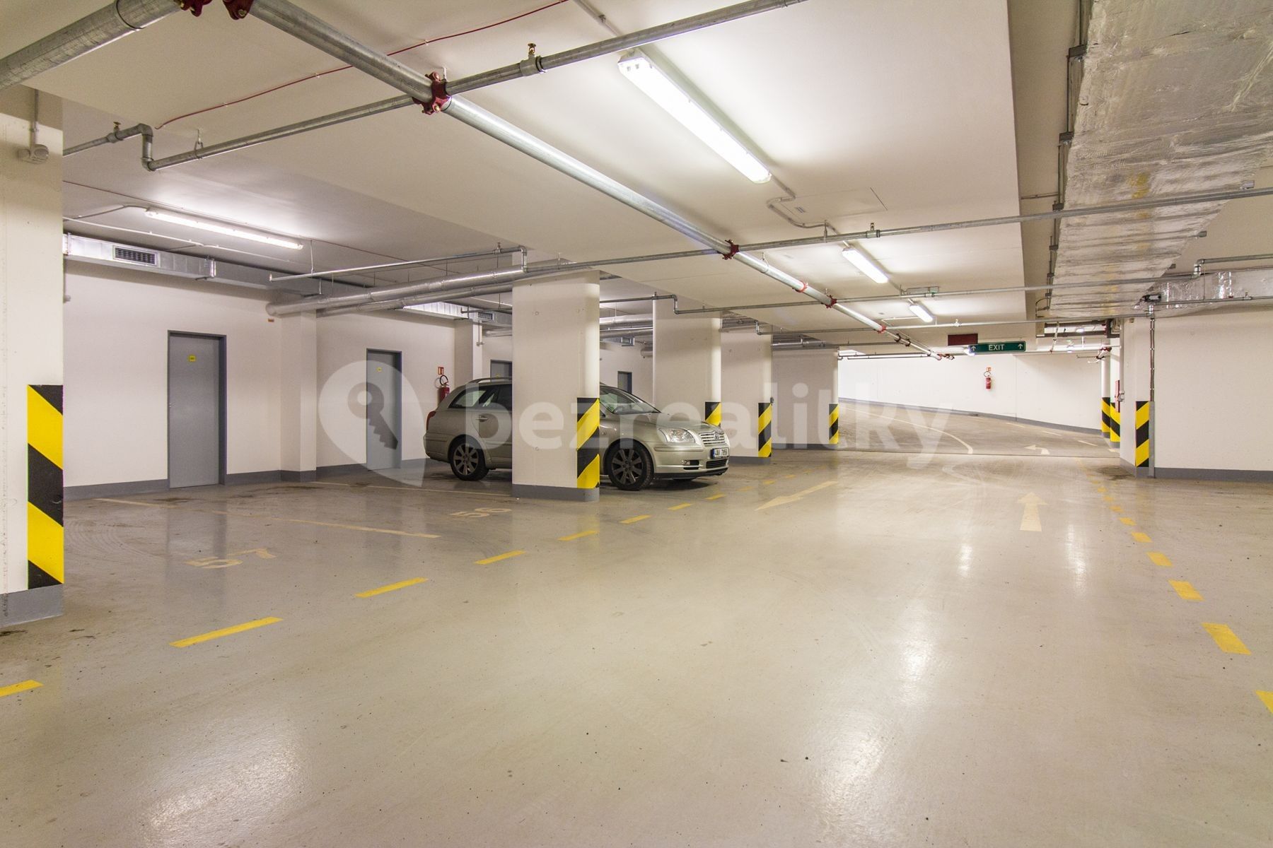 Garáže, Vojenova, Praha - Libeň, 12 m² - 1