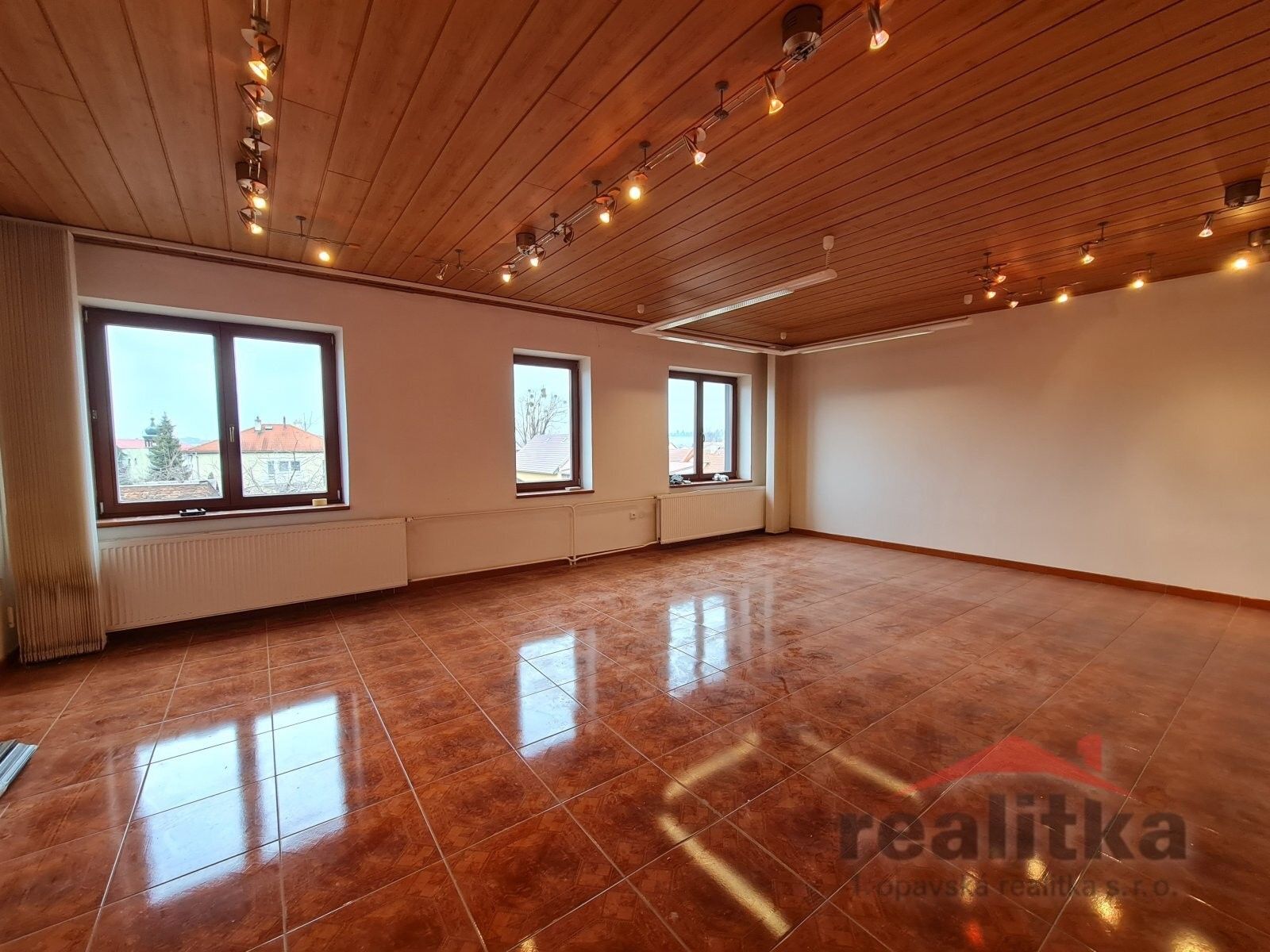 Kanceláře, Otice, 166 m²