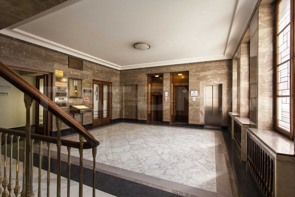 Pronájem obchodní prostory - Národní, Praha, 216 m²