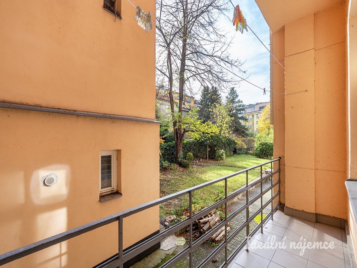 Pronájem byt 1+kk - Doudova, Praha, 33 m²