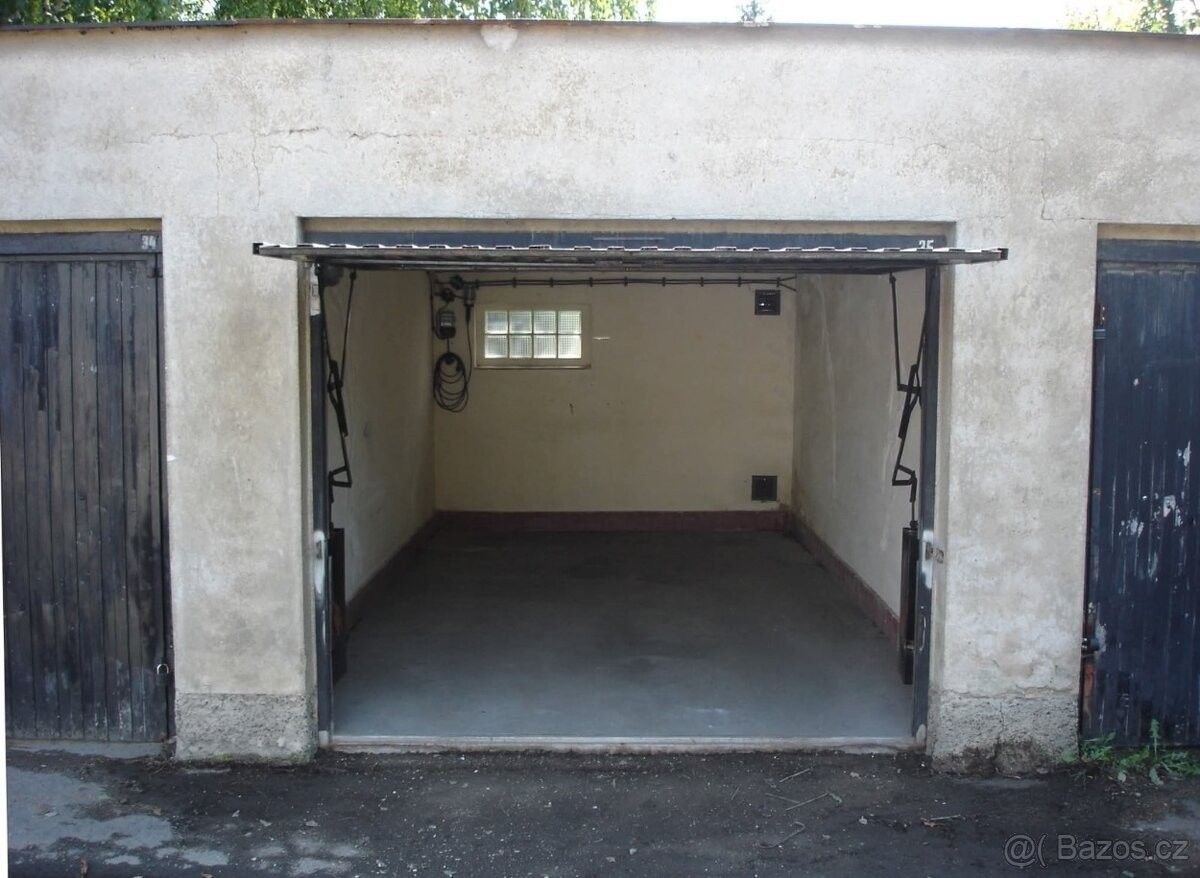 Garáže, Praha, 106 00