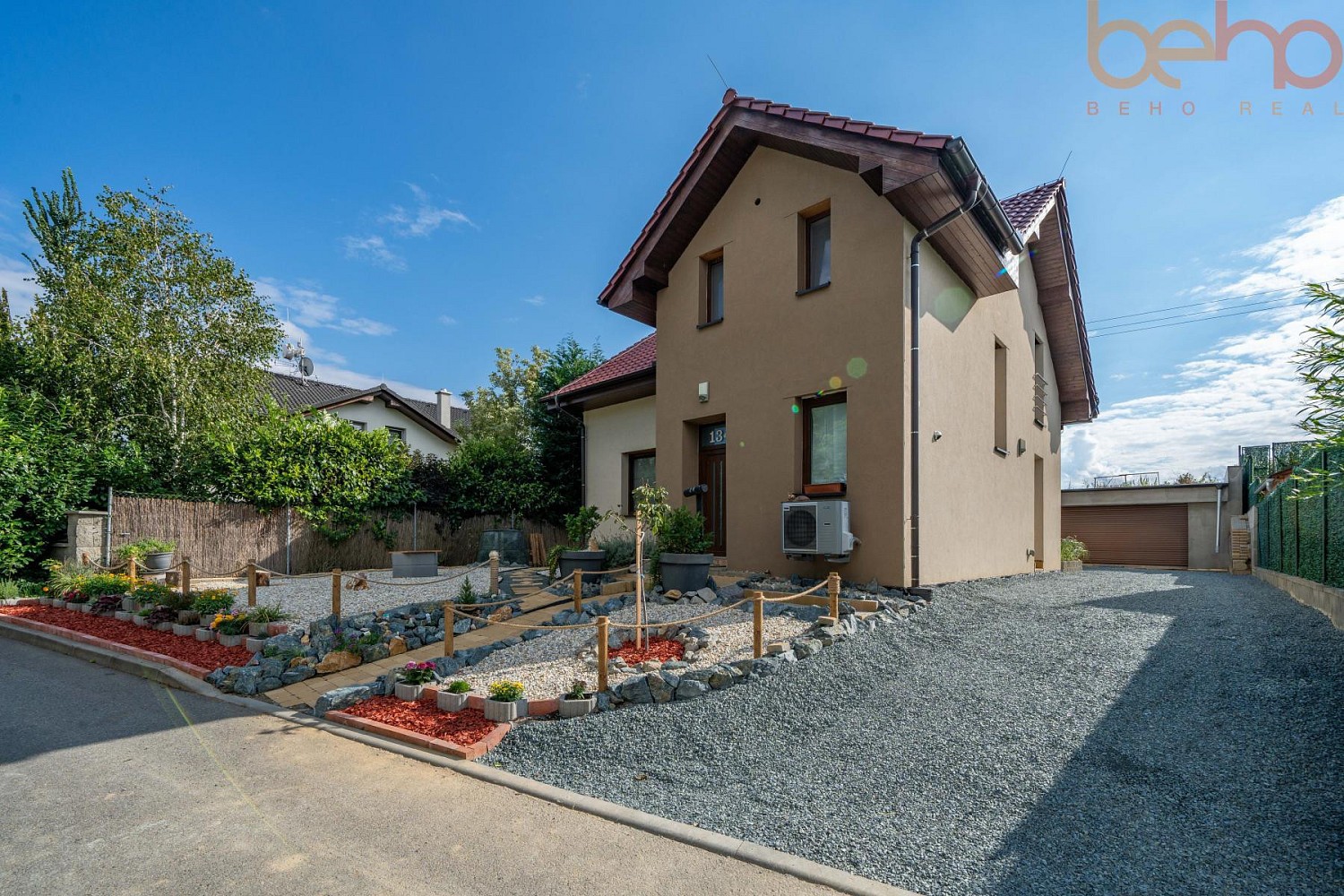 Rodinné domy, Hajany, okres Brno-venkov, 146 m² - 1