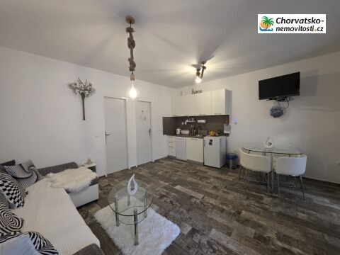 Byty, 987 66, Zahraničí