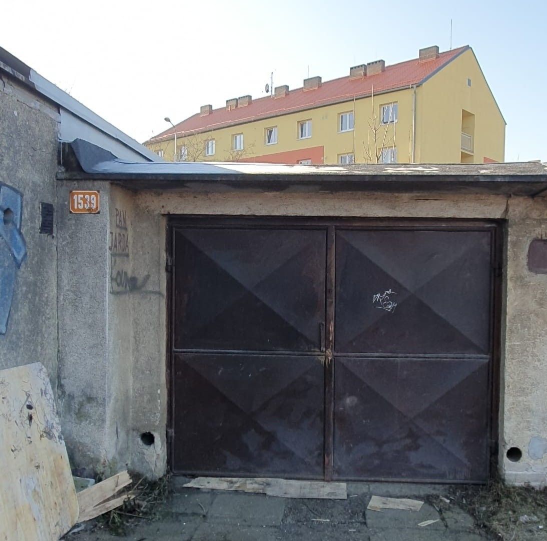 Garáže, Kladno, 272 04