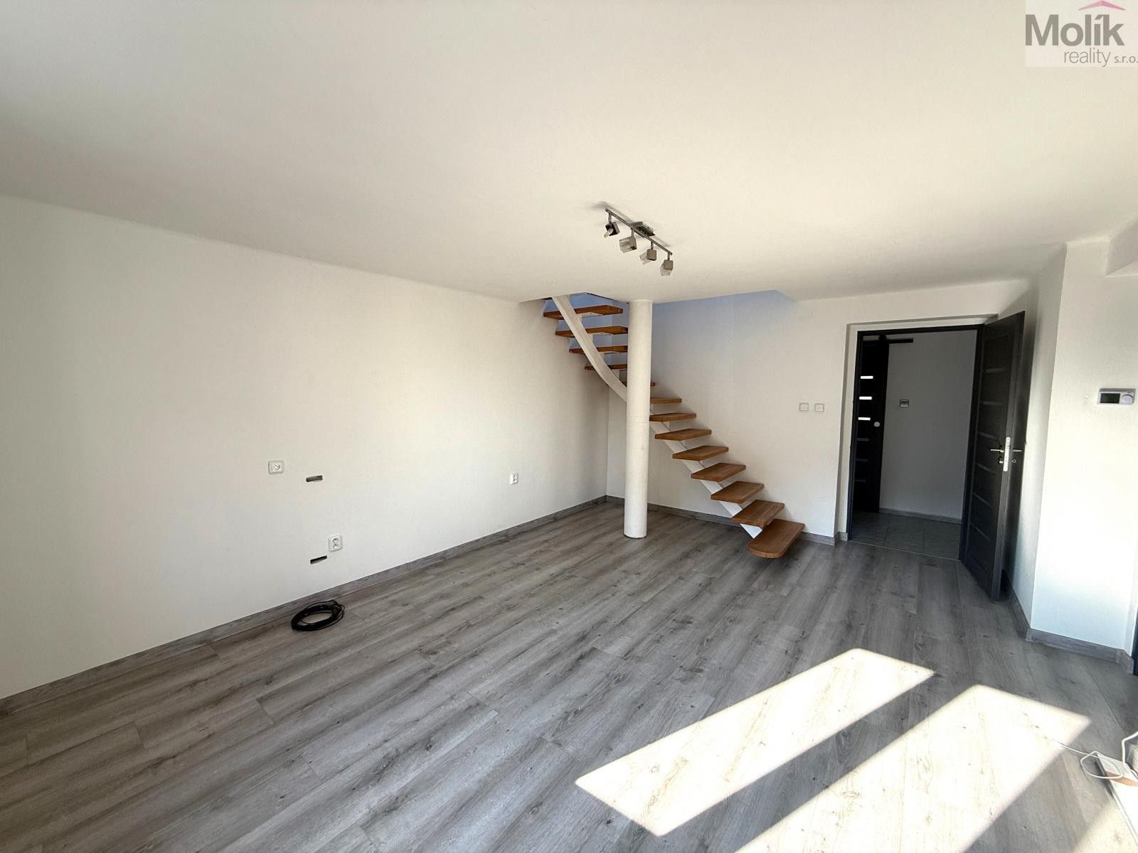 Pronájem byt 3+1 - Vinohradská, Most, 100 m²