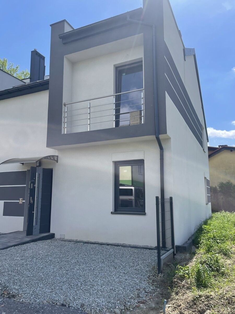 Byty, 987 66, Zahraničí