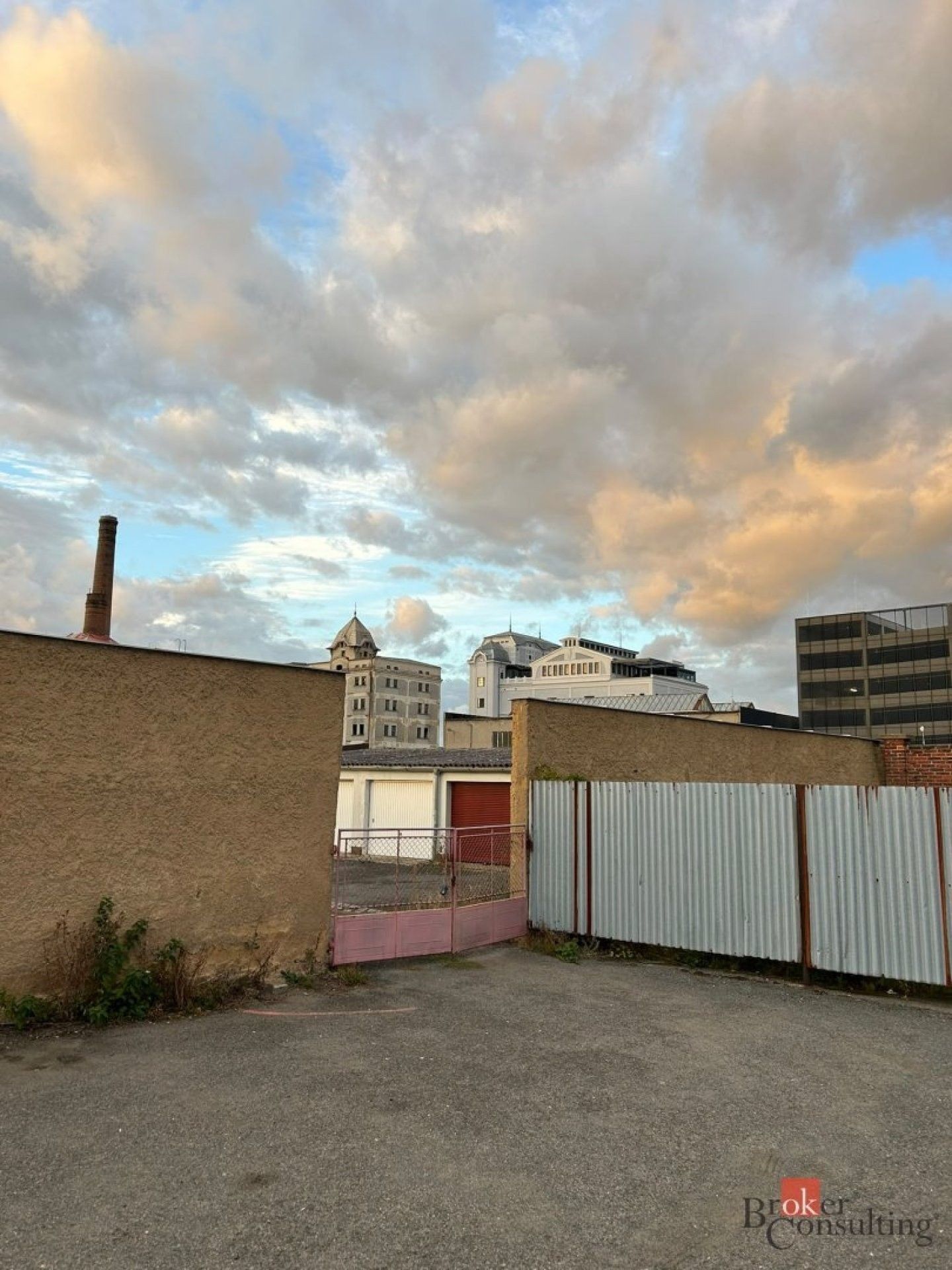 Garáže, Slovanská alej, Plzeň, 15 m² - 2