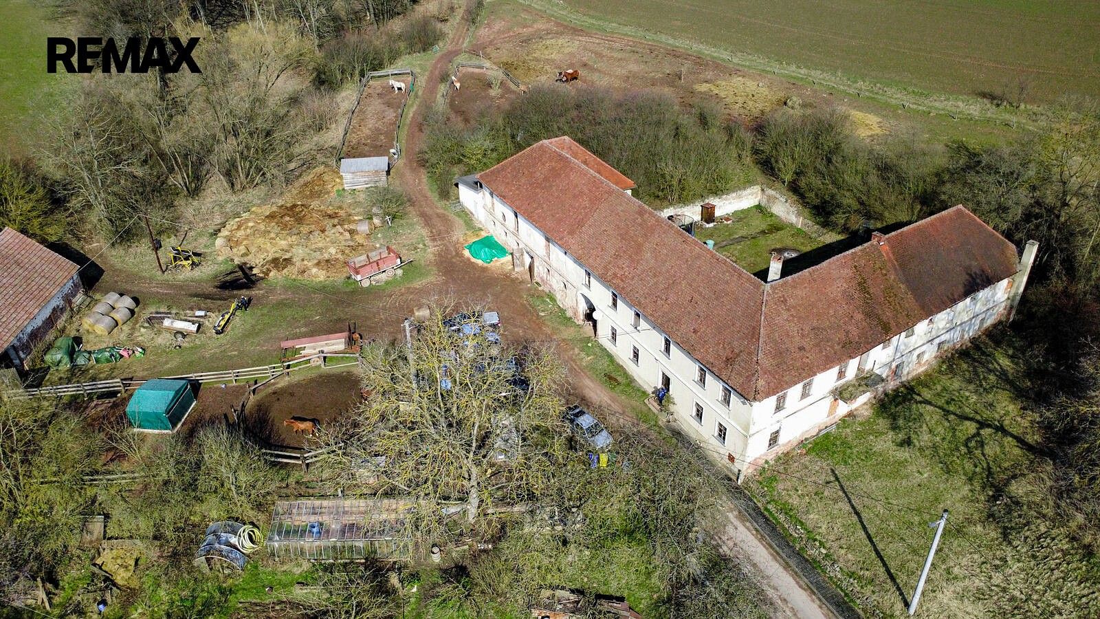 Zemědělské objekty, Hluboké Dvory, okres Brno-venkov, Jihomoravský kraj, 951 m² - 1