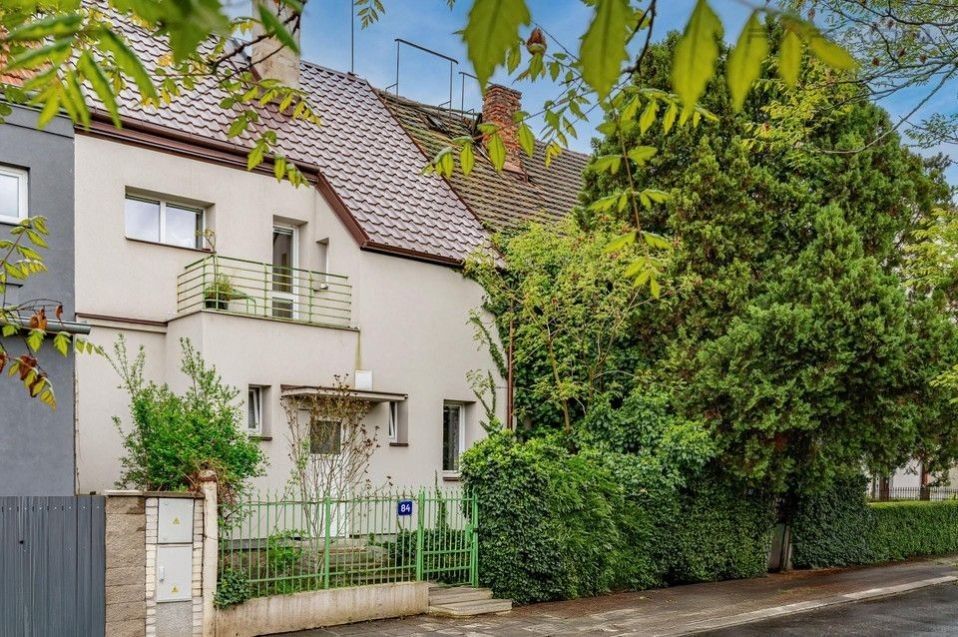 Rodinné domy, Hlavní, Praha, 102 m²