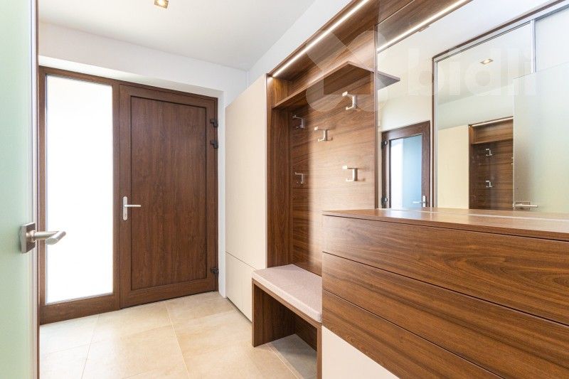 Prodej rodinný dům - Na Větrově, Velké Popovice, 240 m²