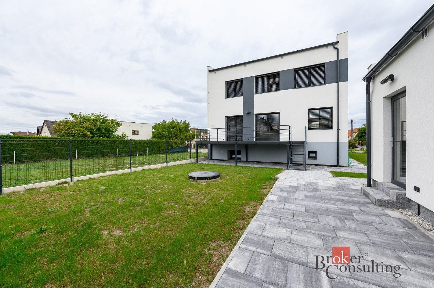 Prodej rodinný dům - Hrádecká, Plzeň - Újezd, 218 m² - 5