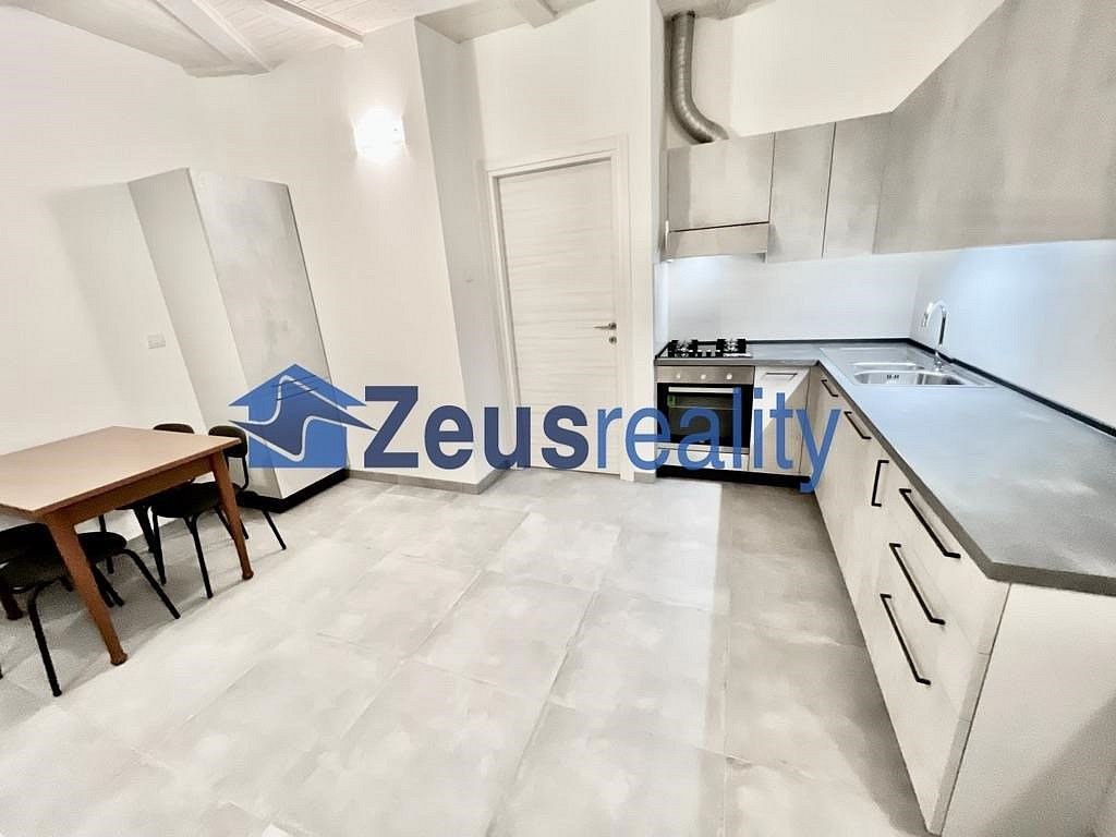 Byt 2+kk · 51 m² · Praha - Smíchov, okres Praha 5, Hlavní město Praha - 3