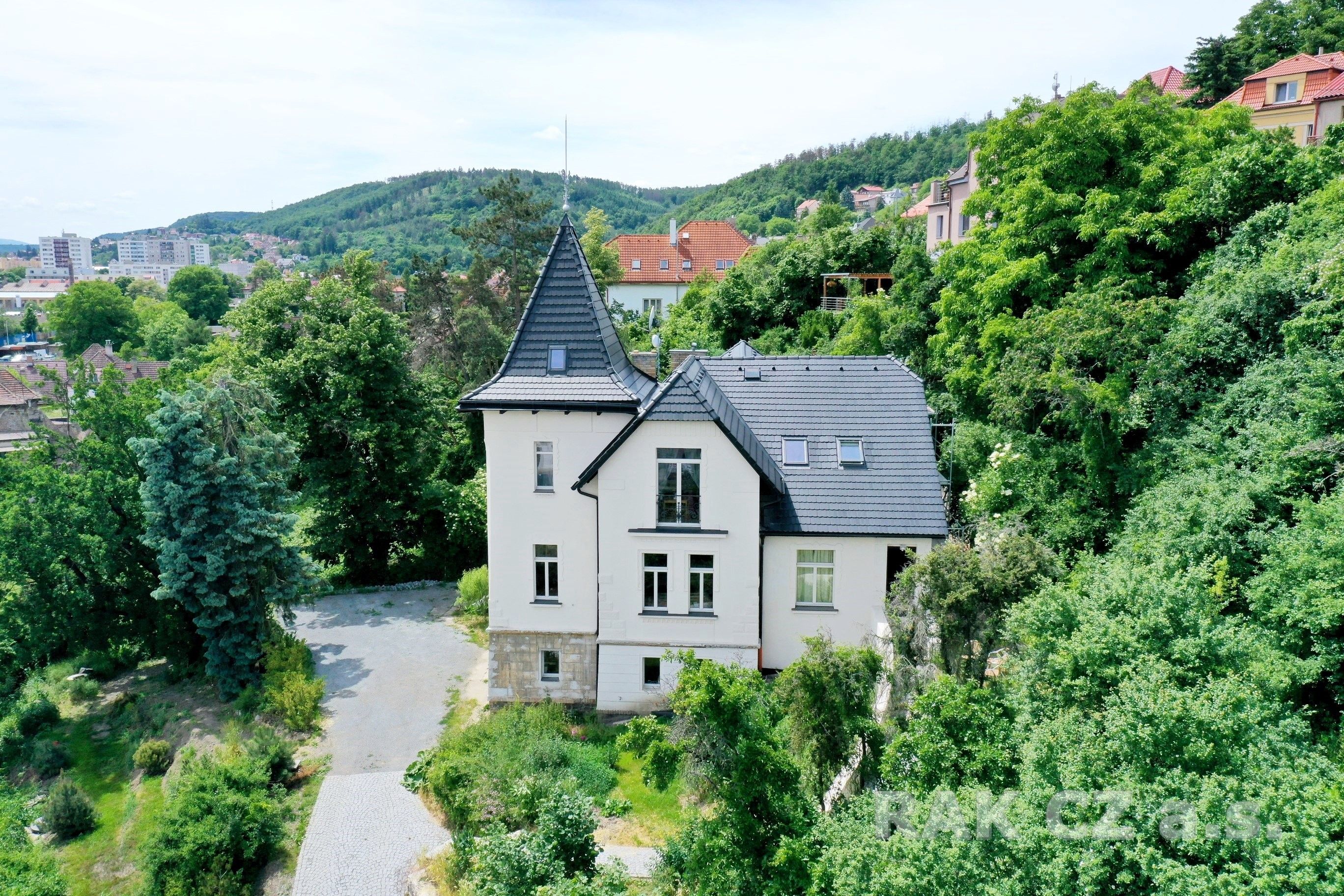 Vily, Prvomájová, Praha, 338 m² - 1