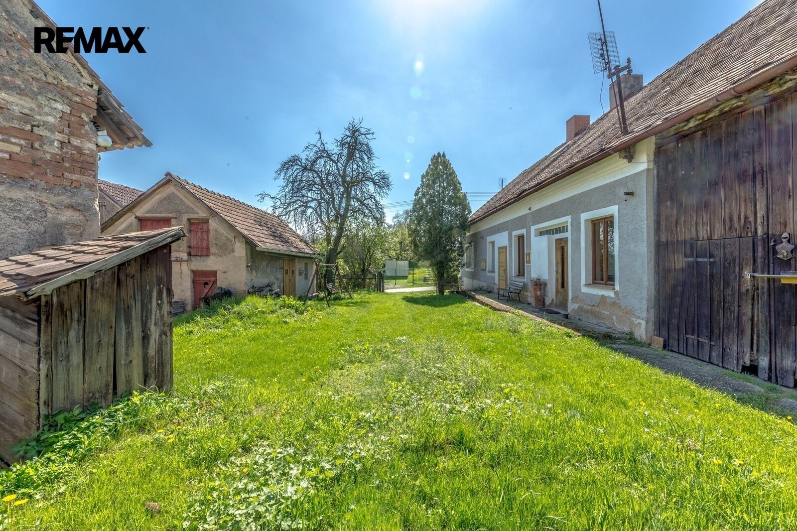 Prodej rodinný dům - Dobrovice Úherce, 180 m² - 5