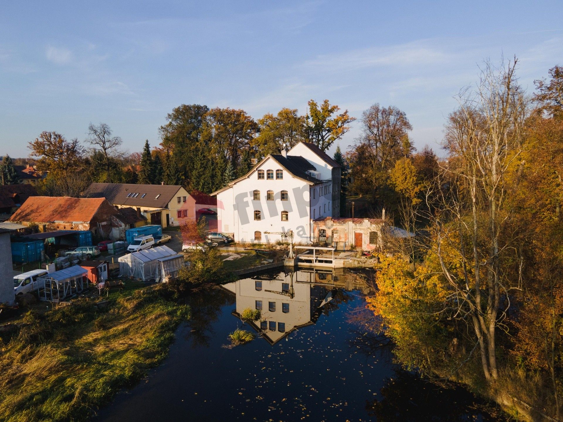 Prodej rodinný dům - Lužany, 1 m²