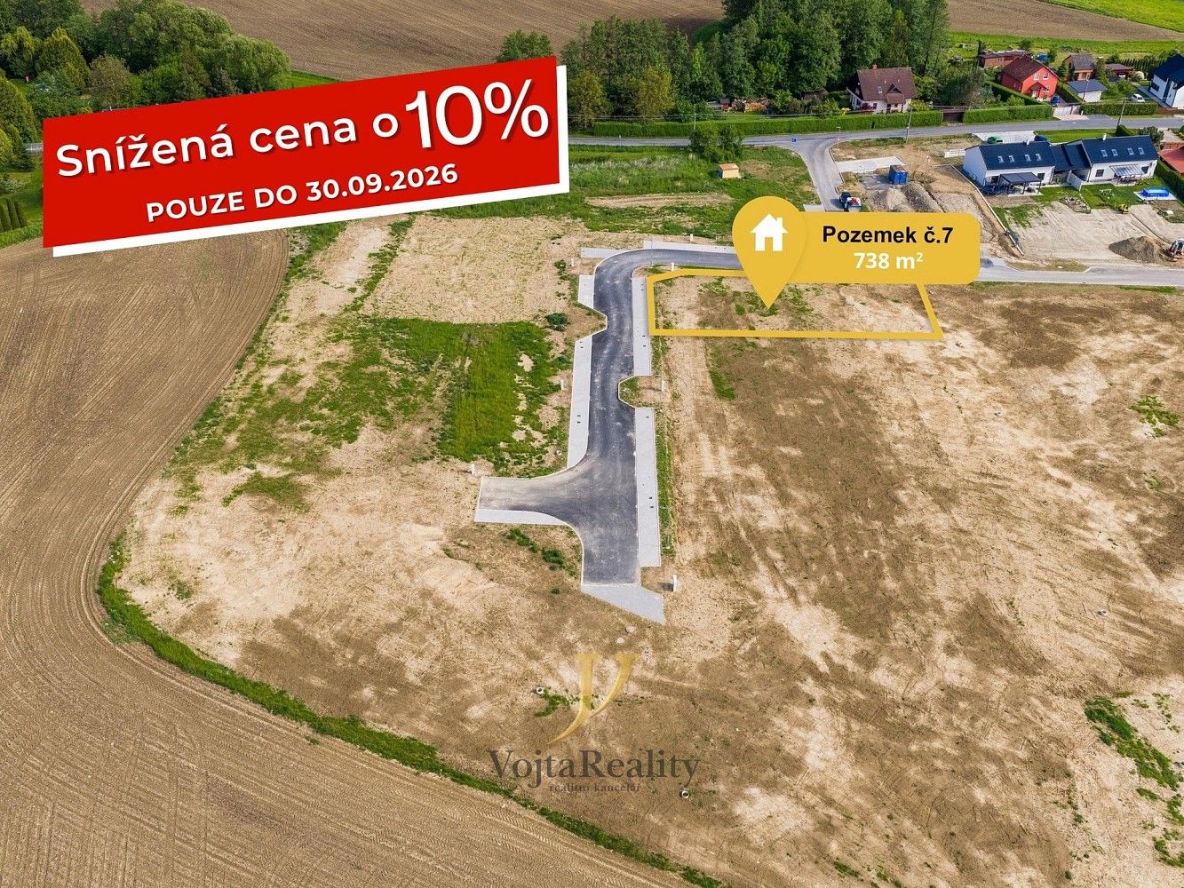 Pozemek pro bydlení, 738 m²