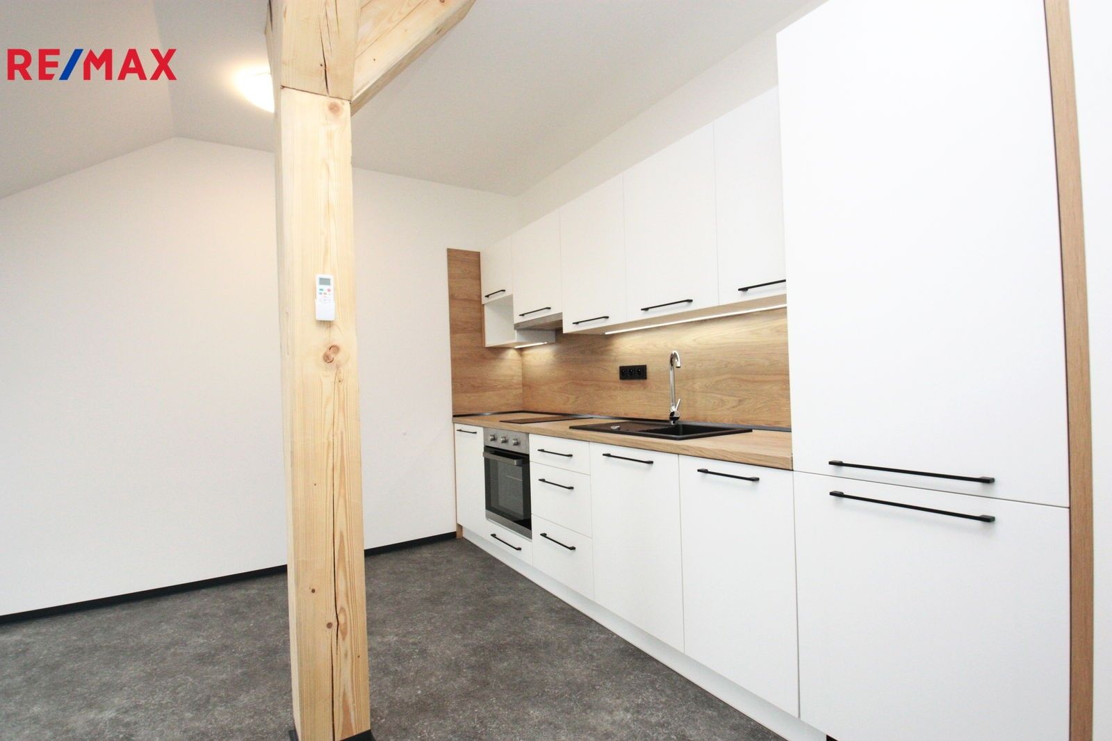 2+kk, Kmochova, Kolín, 44 m²