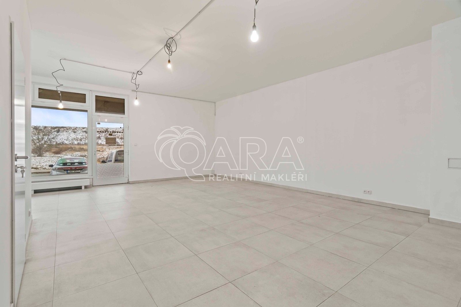 Pronájem obchodní prostory - U Hostavického potoka, Praha, 53 m²