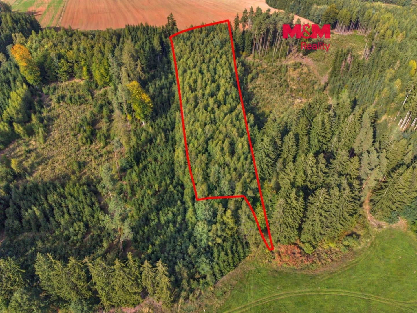 Les, 8 513 m²