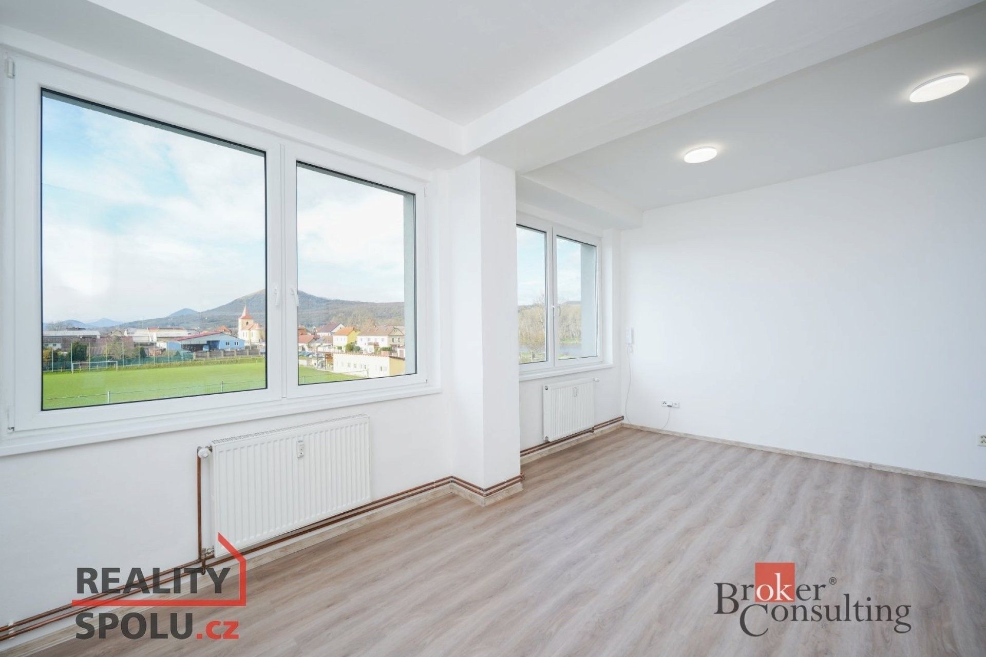 Pronájem byt 2+kk - Mlékojedy, 51 m²