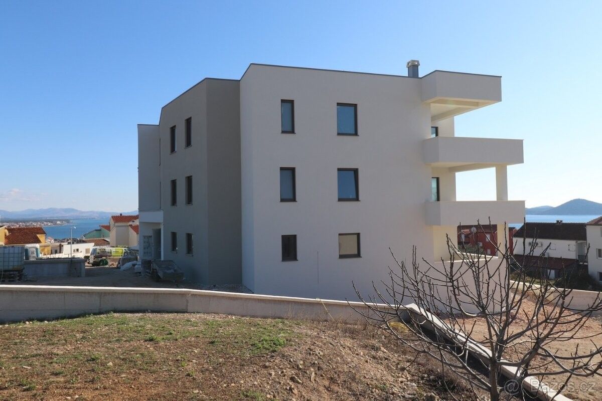 Byty, 987 66, Zahraničí