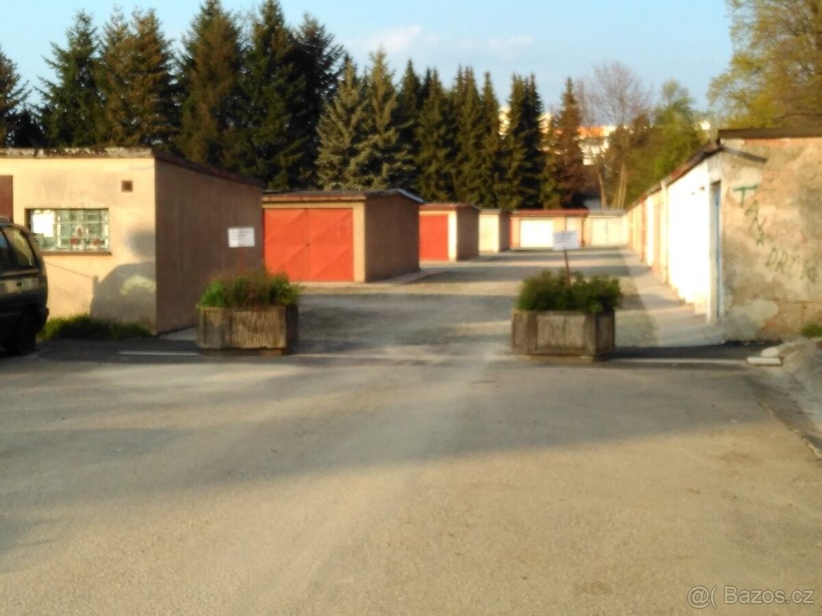 Garáže, Pardubice, 530 03