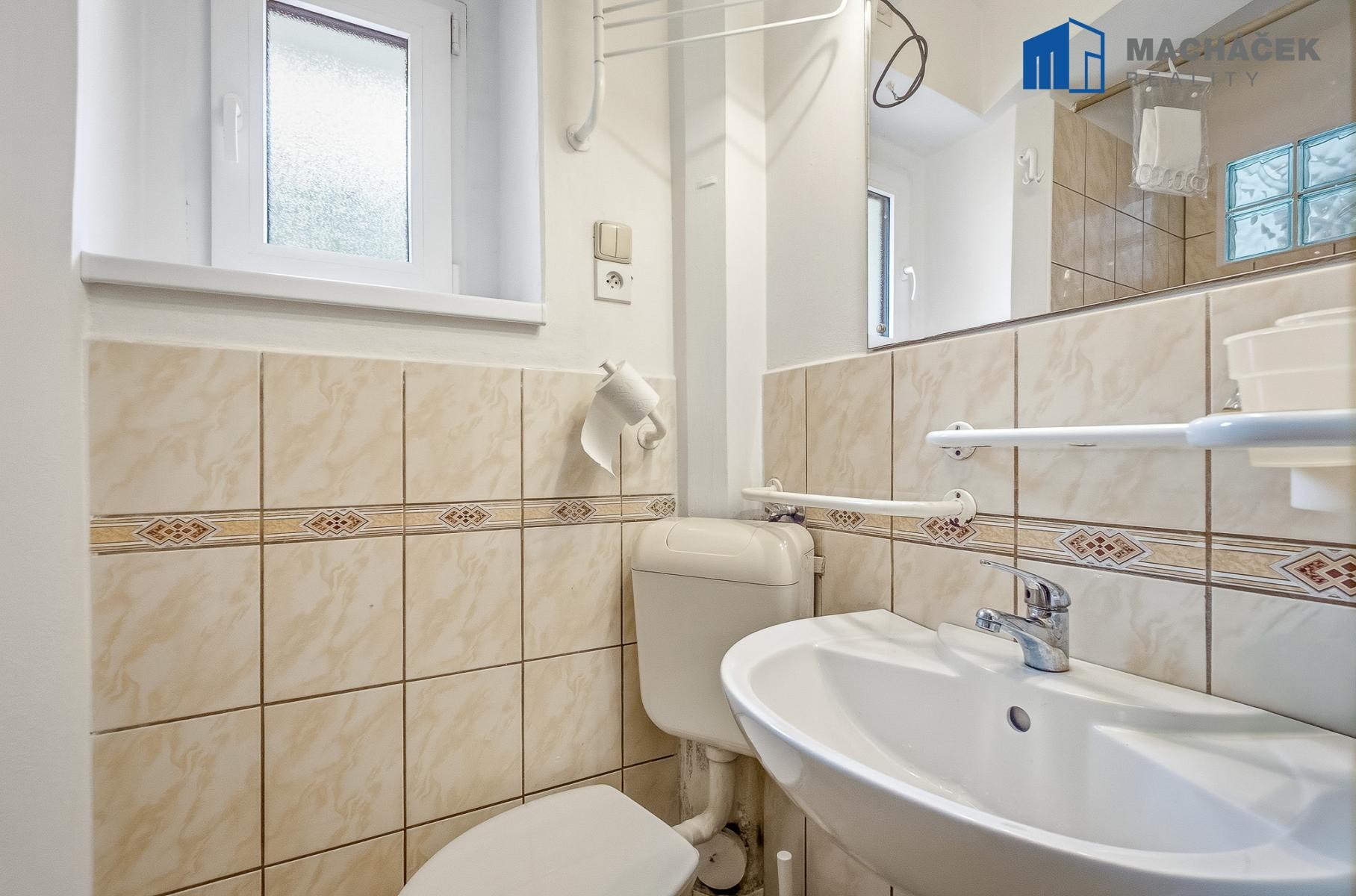 Byt 1+1 · 33 m² · Černigovského, Dubí - 3