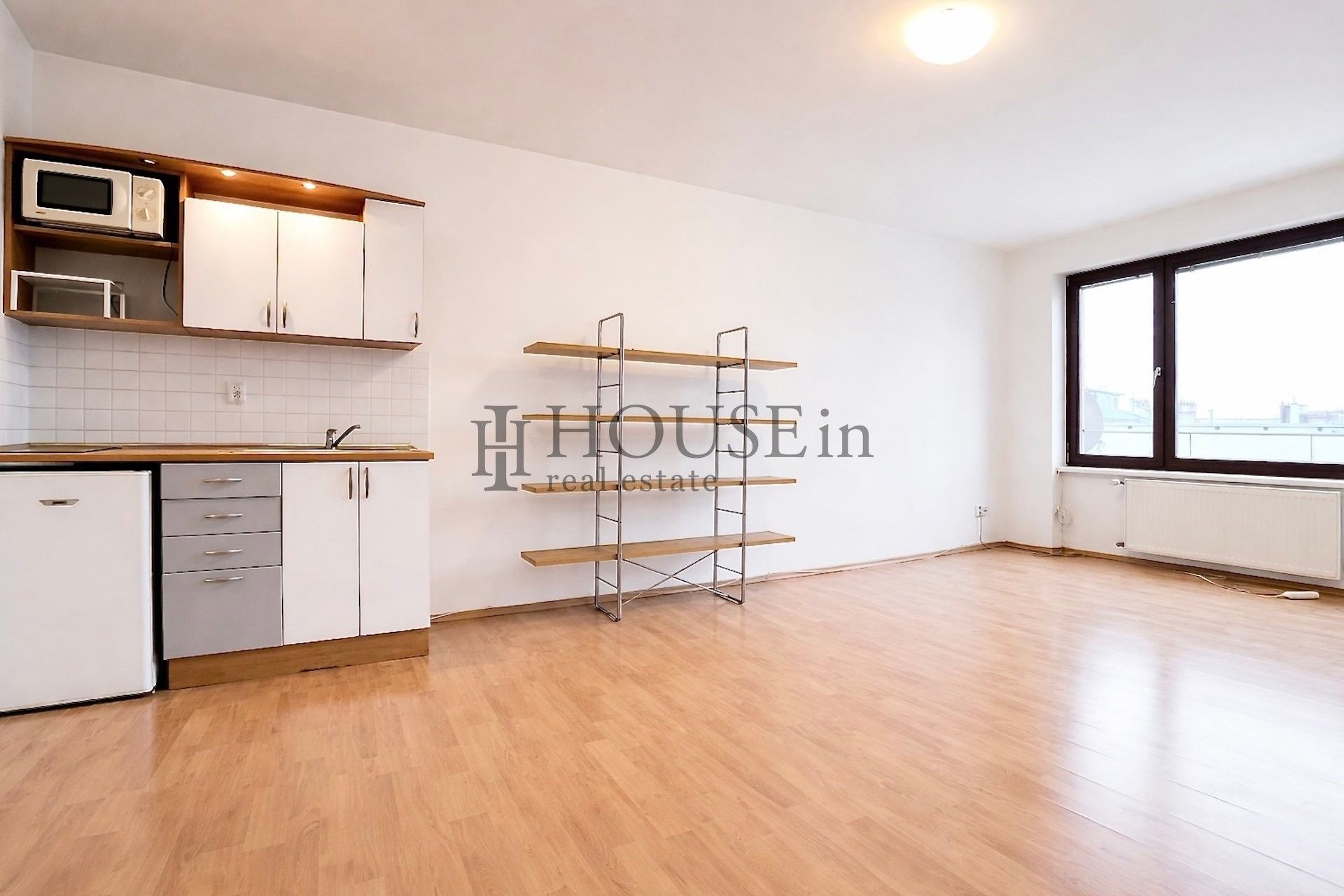 Pronájem byt 1+kk - Kozácká, Praha, 35 m²