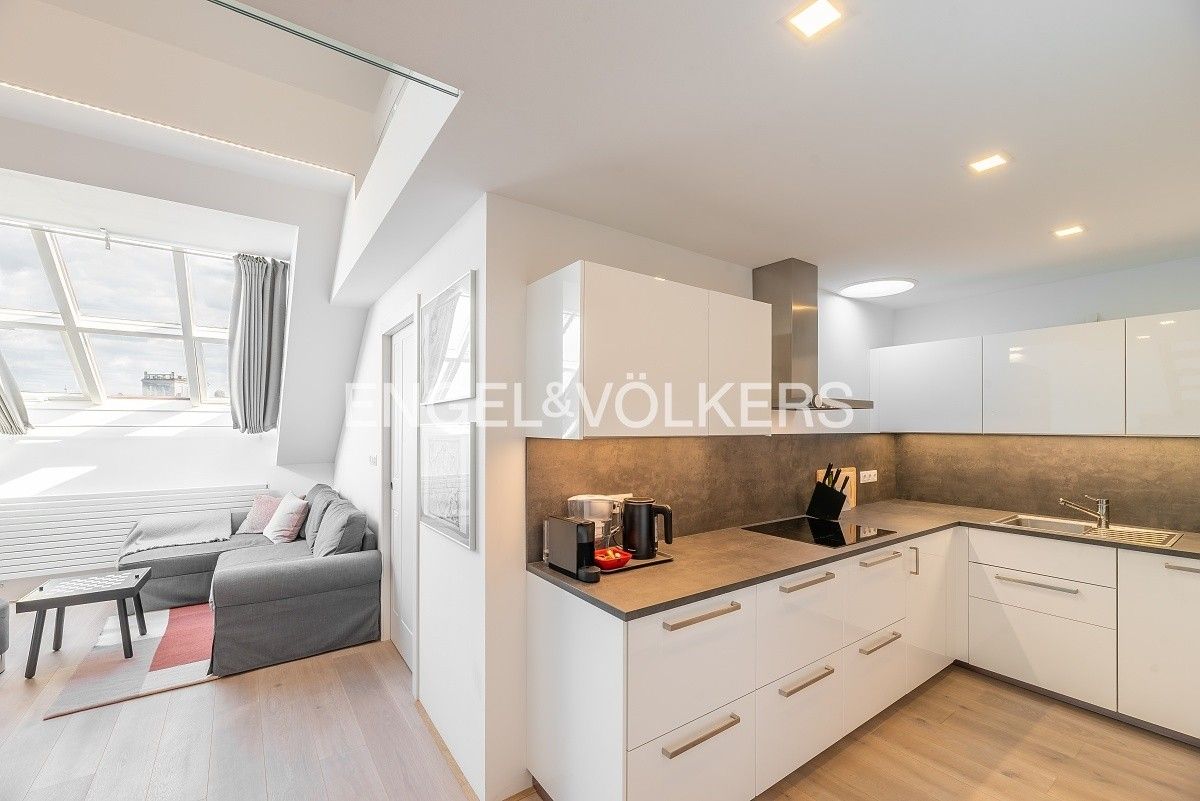 Pronájem byt 3+kk - Jungmannova, Praha, 89 m²