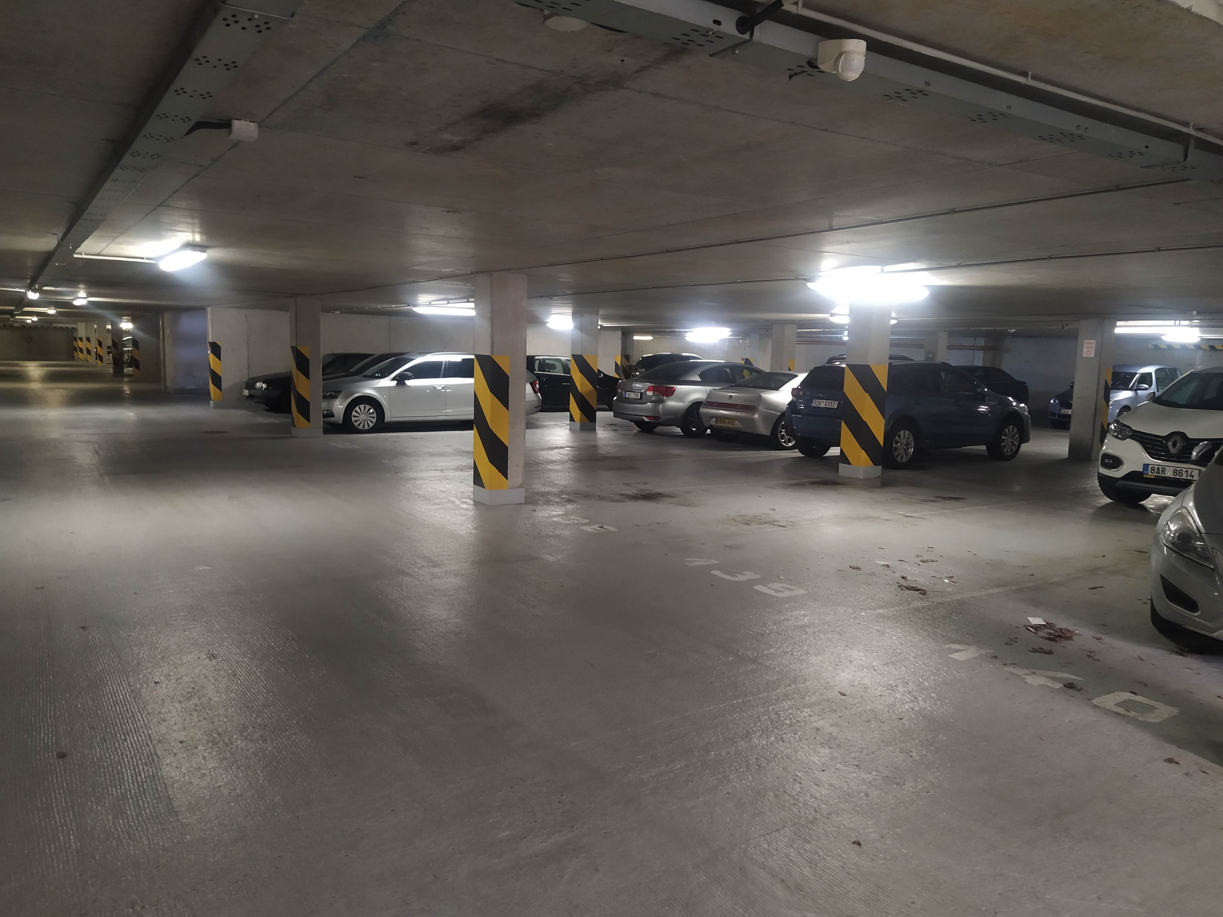 Garáže, Randova, Praha, 16 m²