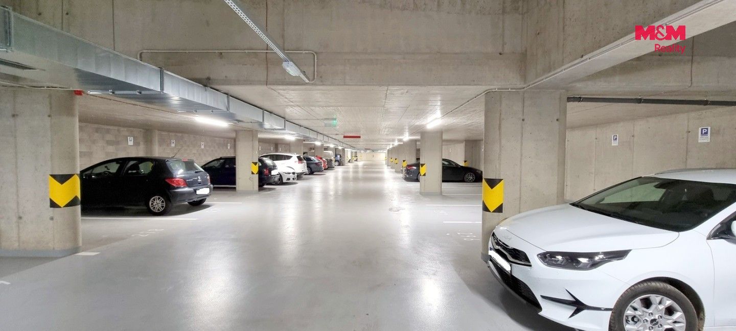 Nemovitost · 12 m² · Mezi vodami, Praha - 3
